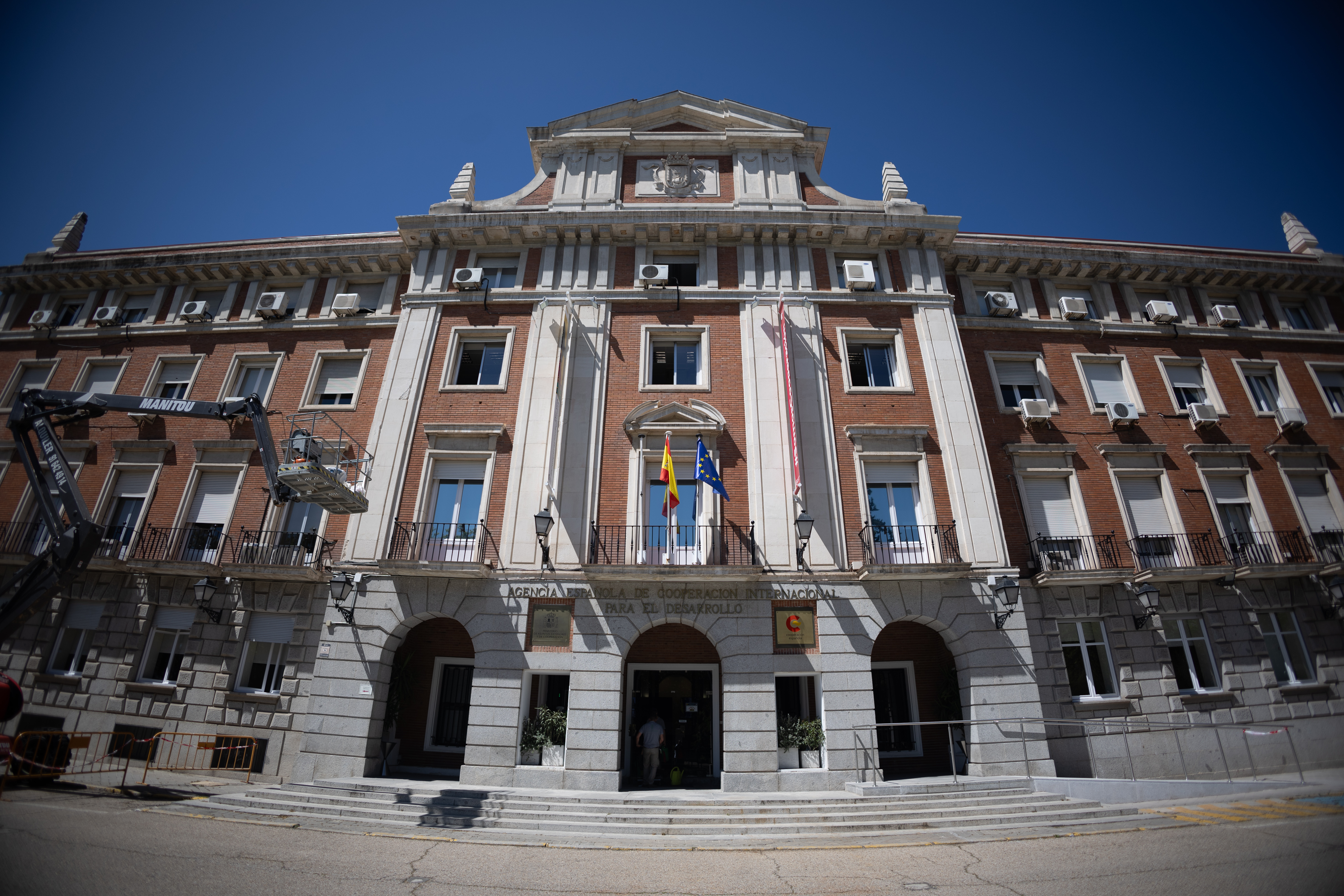 Imploran al Gobierno que frene el desmantelamiento de la biblioteca ...