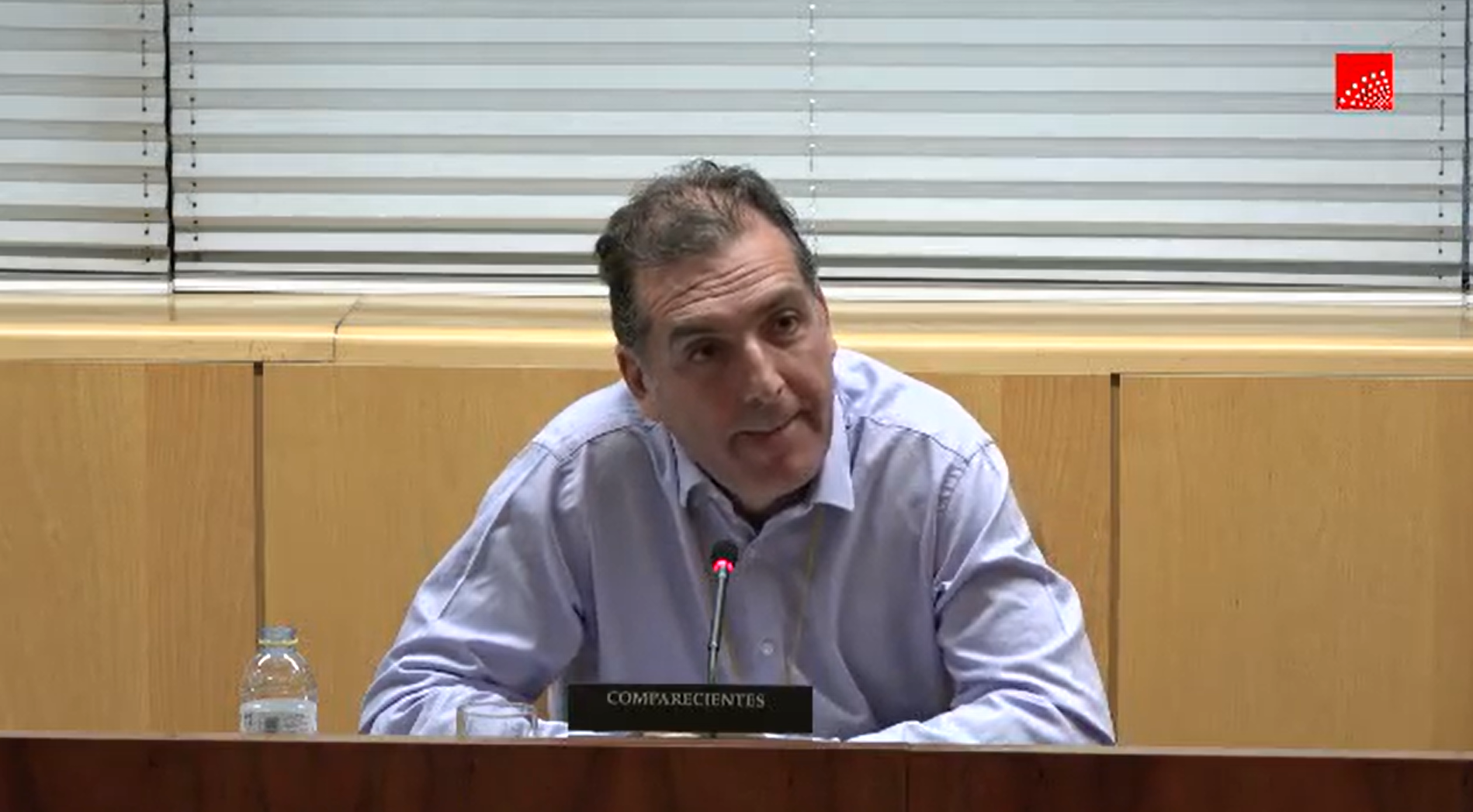 Vox rescata el vídeo viral de un policía en la Asamblea para advertir ...