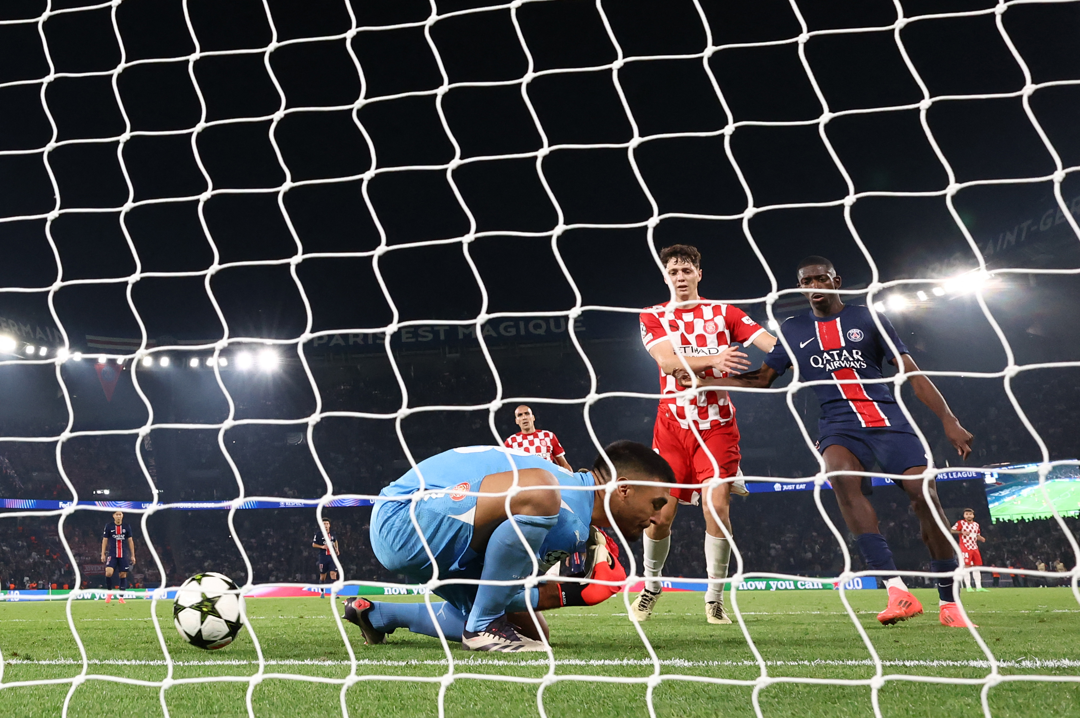 Un error en el 90 de Gazzaniga tumba al Girona en su estreno en la ...