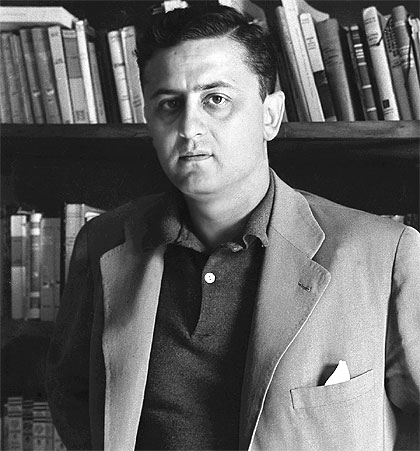 Publican dos novelas inéditas de Luis MartínSantos para celebrar el