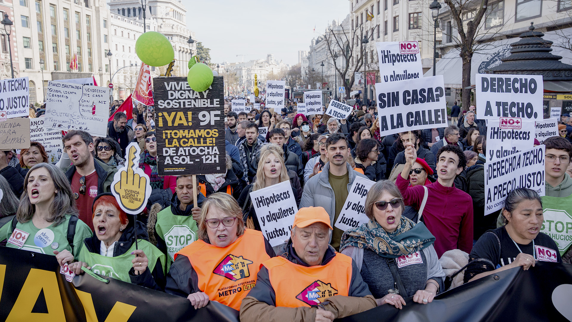 Miles de personas protestan en Madrid contra la especulación inmobiliaria