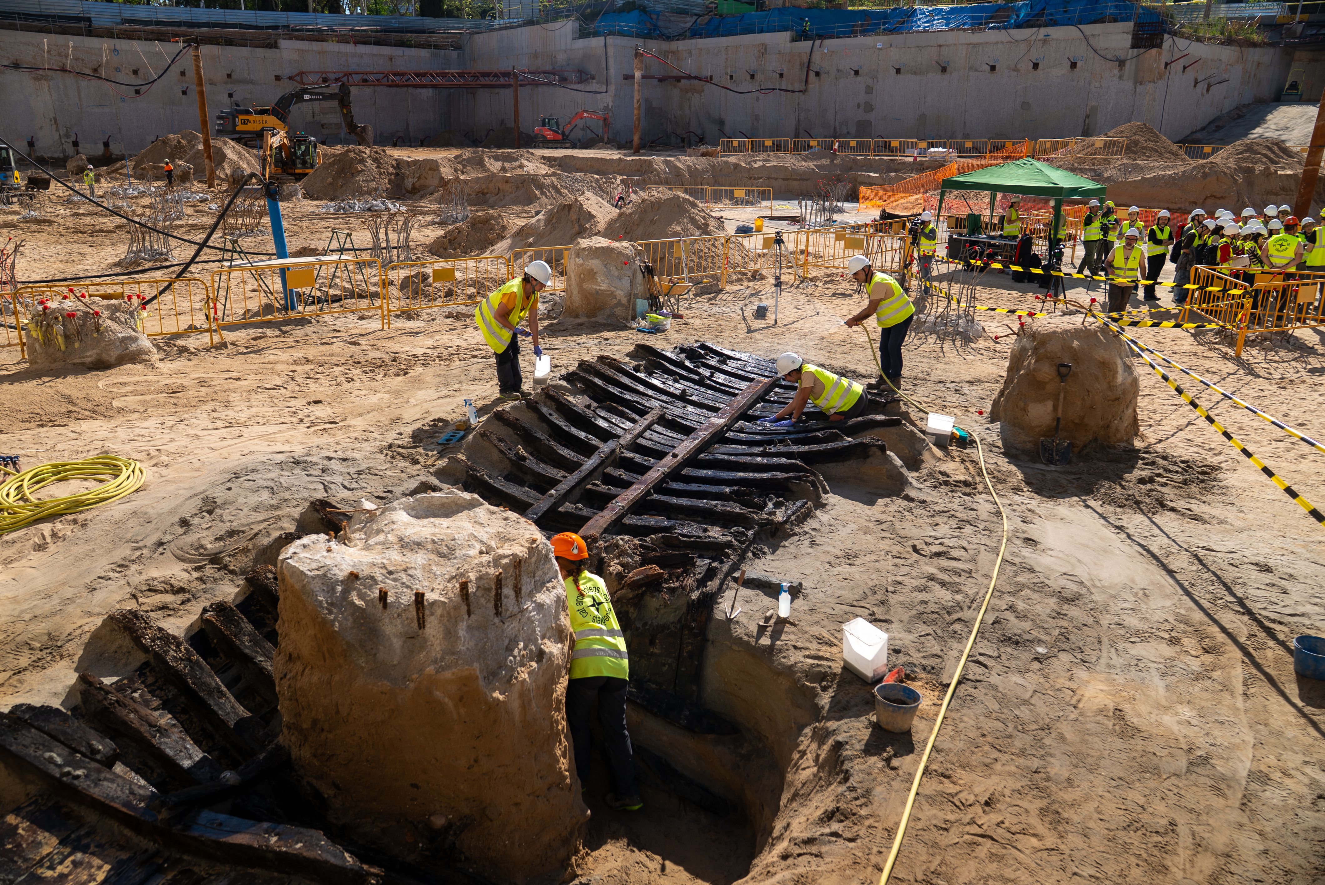 Unas obras en Barcelona sacan a la luz un barco con más de 500 años de ...