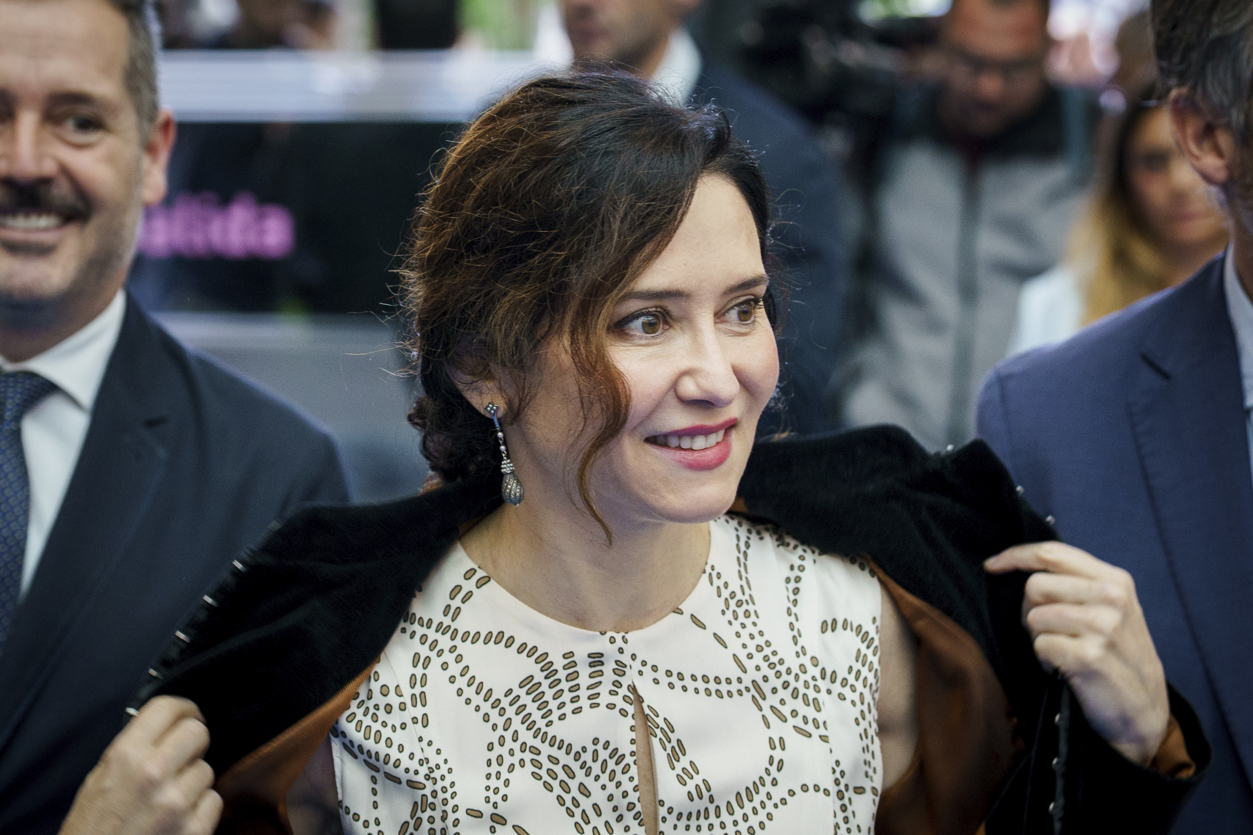 Díaz Ayuso entrega la Medalla de Oro de la Comunidad de Madrid a Dani ...