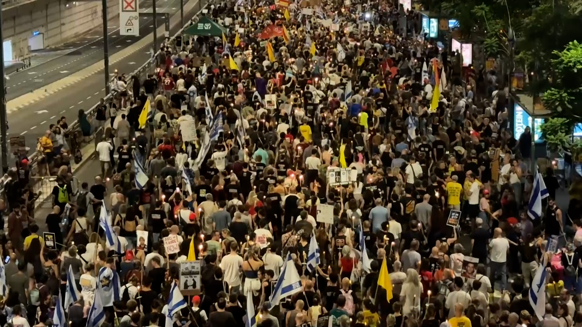 Decenas de miles de israelíes salen a las calles de Tel Aviv para pedir ...
