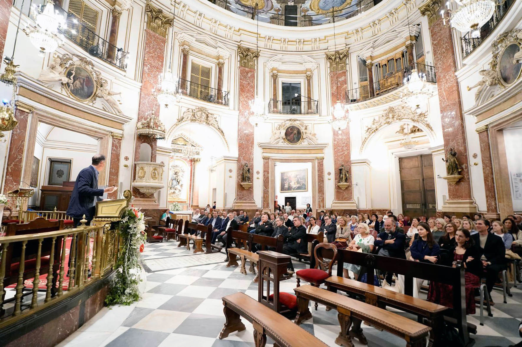 El Arzobispo Enrique Benavent preside este domingo en la Catedral de ...