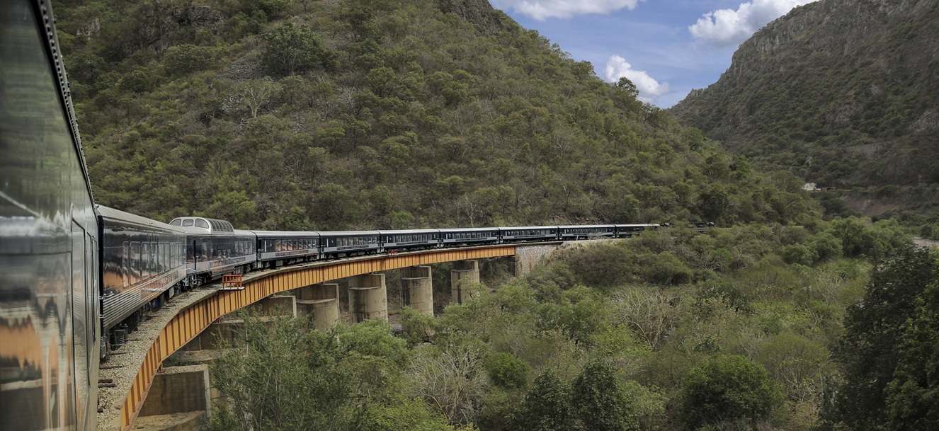 Chepe Express: así es el viaje en tren más lujoso y espectacular de México