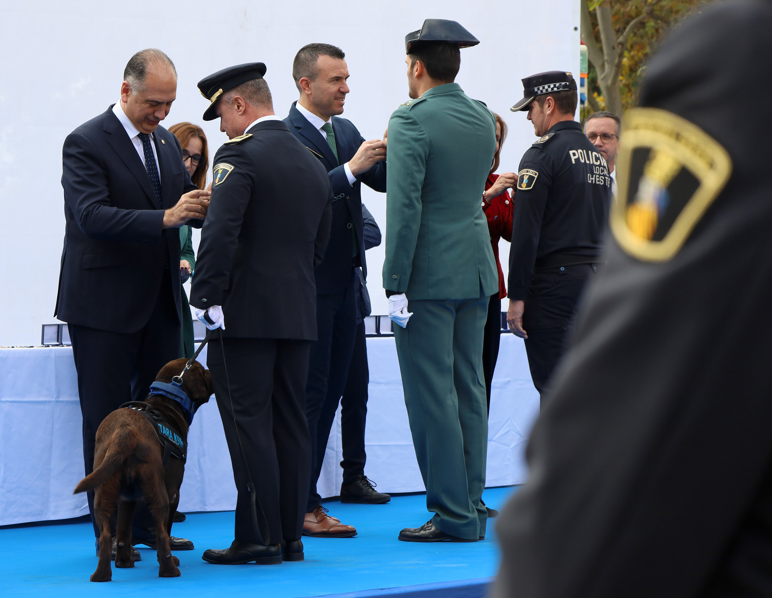 Vicent Mompó alaba el trabajo de las Fuerzas y Cuerpos de seguridad en ...