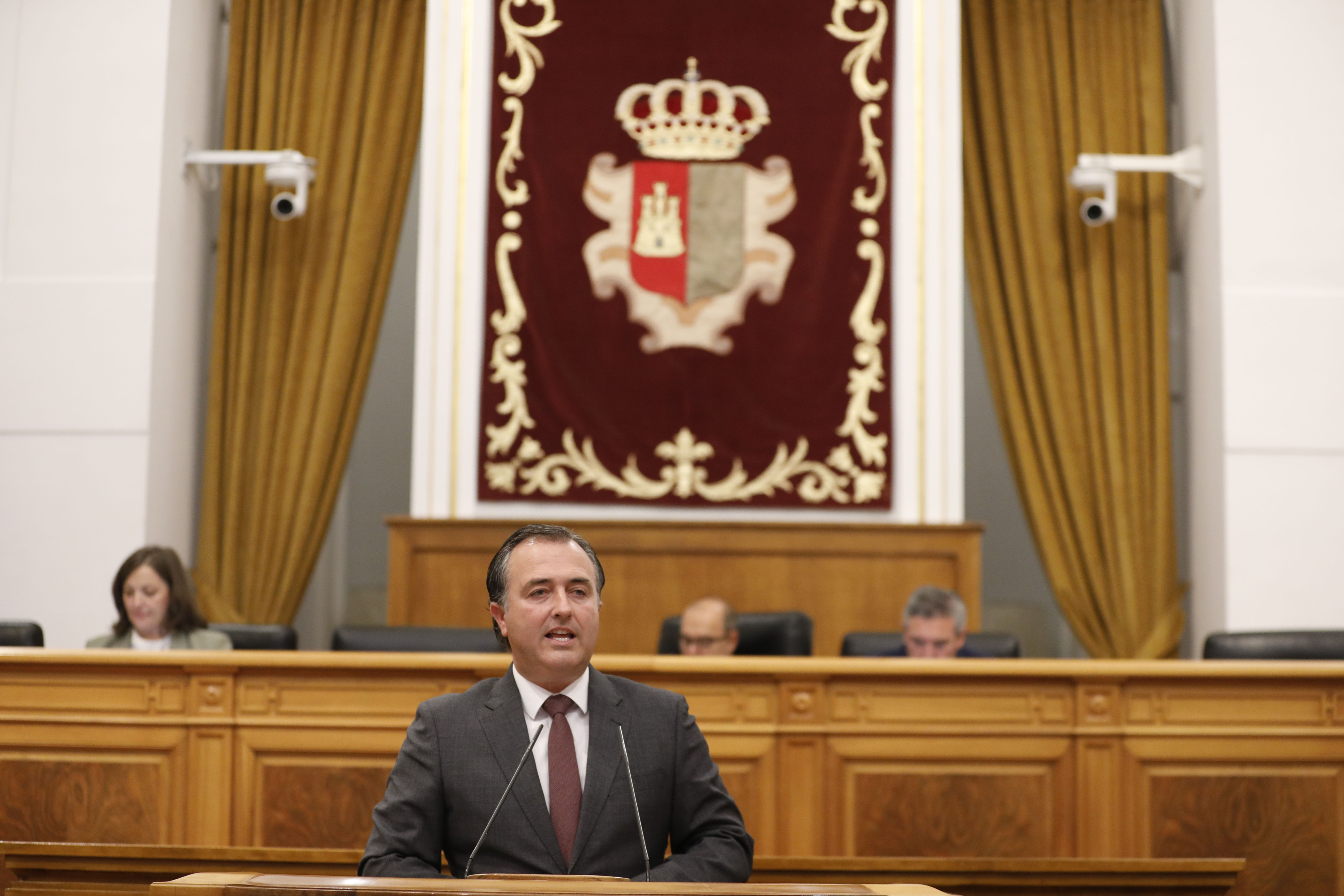 Vox reivindica la defensa de la caza y los toros frente al «ataque ...
