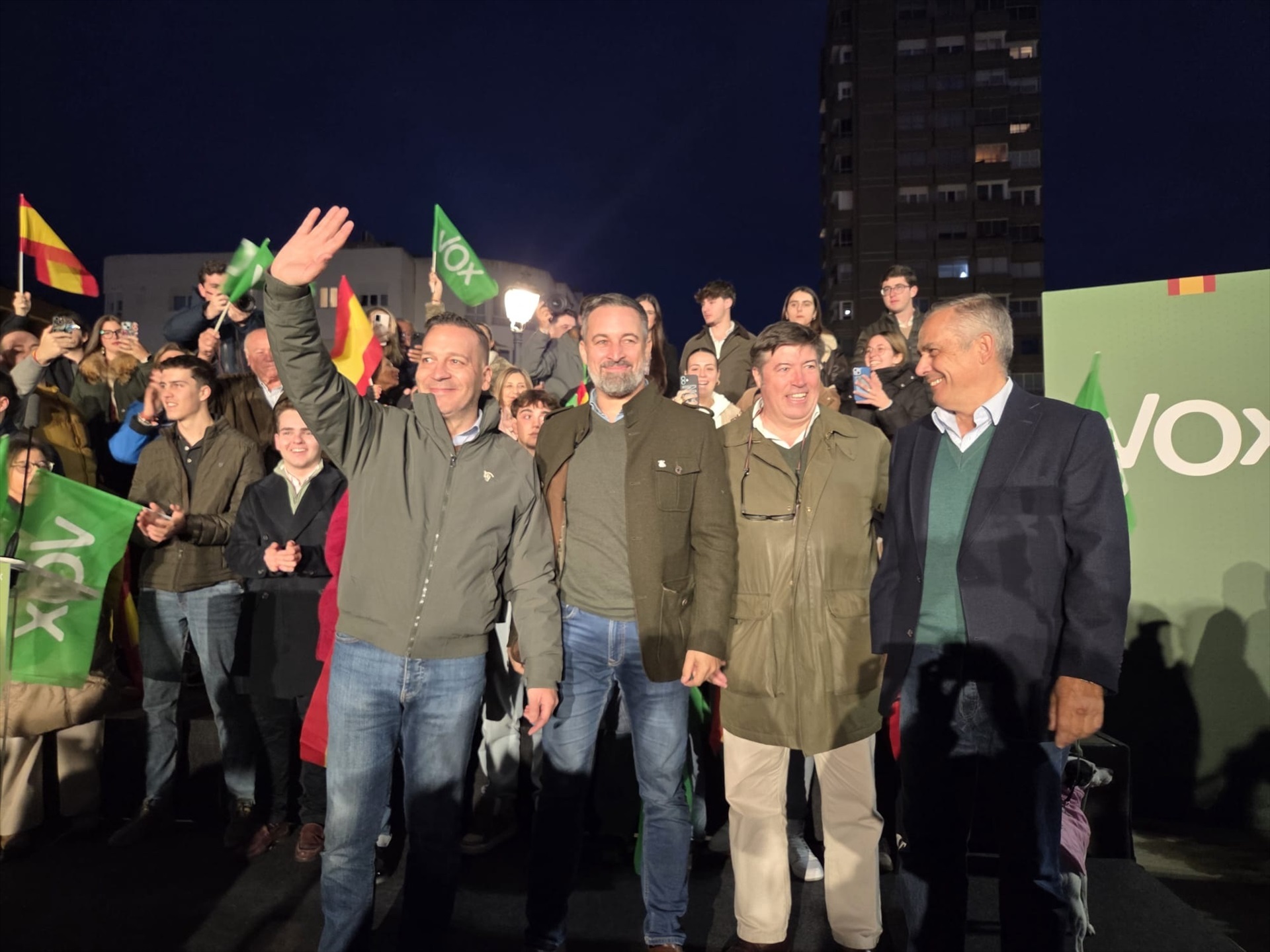 «O mafia y estafa o Vox»: el partido de Abascal encara la campaña con ...