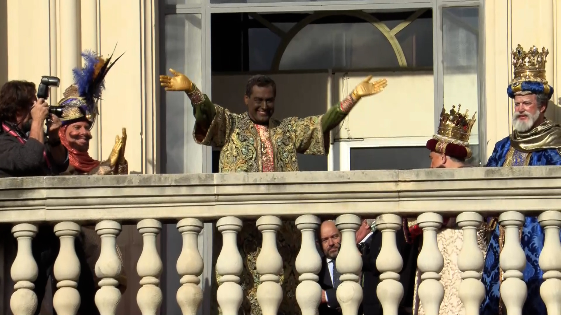Así se convirtió Juanma Moreno en Baltasar para la cabalgata de Reyes ...