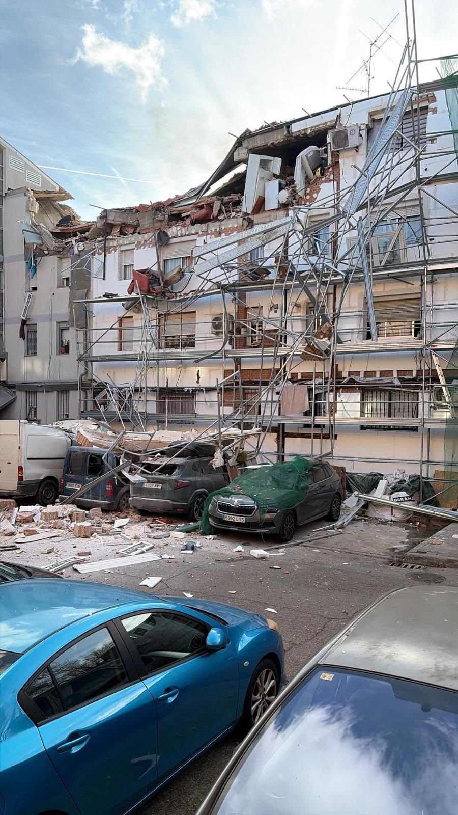Explosión de gas en una vivienda de Carabanchel: un muerto y nueve heridos