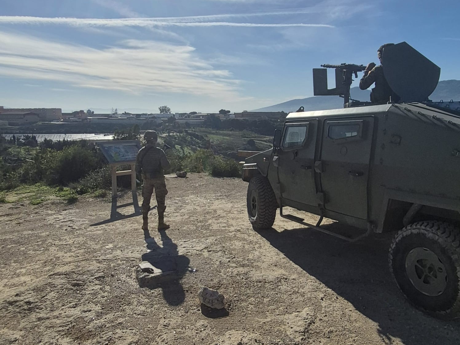 fuerzas-armadas-despliegue-militar-en-el-campo-exterior-de-ceuta-y