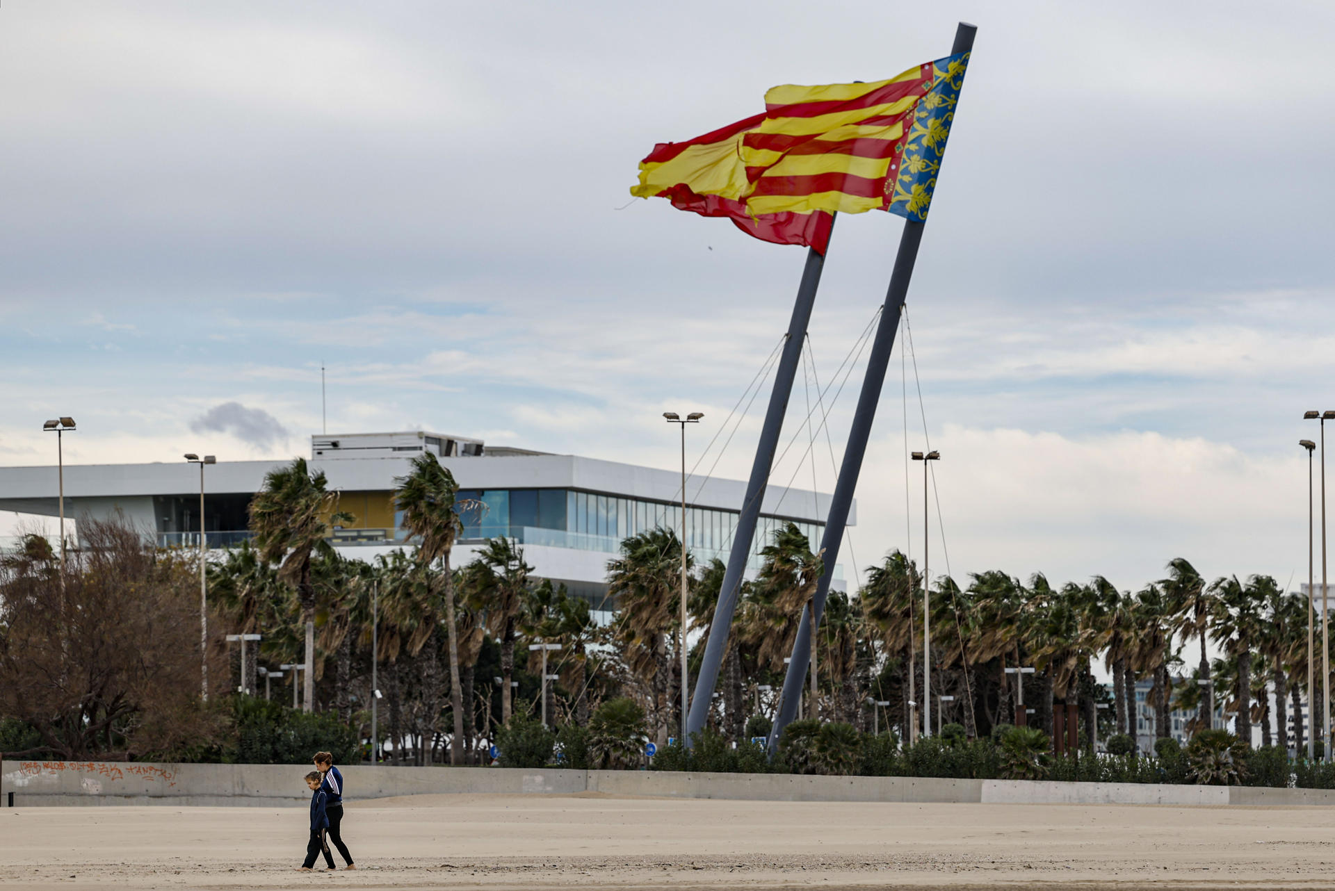 La Generalitat Valenciana emite un aviso especial por vientos de 120 ...