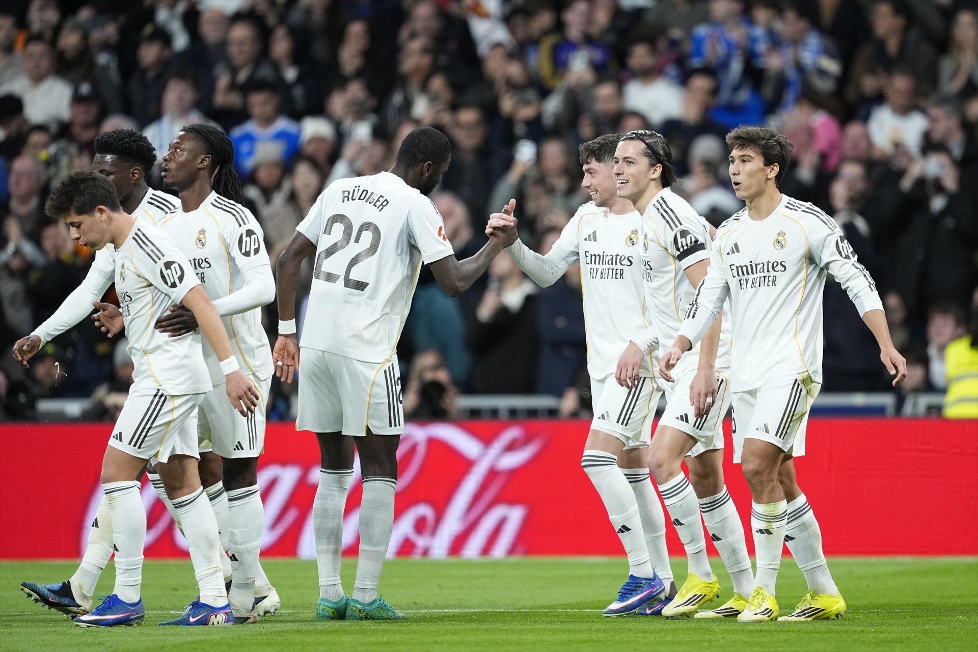 Este es el dinero que ganan Real Madrid y Atlético por pasar a los ...