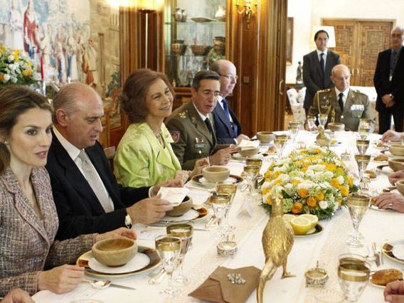 Así es por dentro el Palacio de La Zarzuela, el refugio añorado del Rey ...