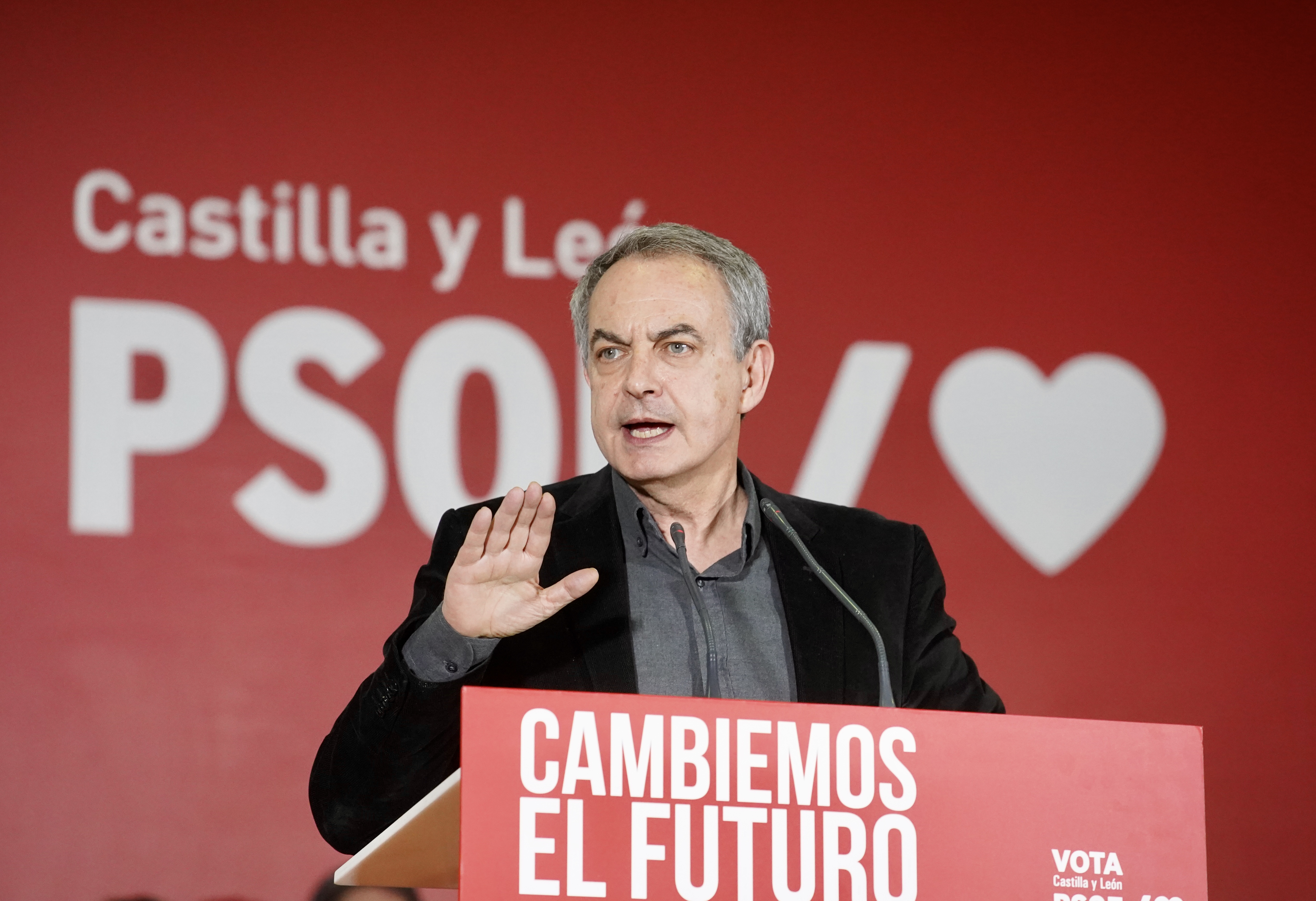 Zapatero irrumpe en la campaña electoral en Castilla y León : «Aquí ...
