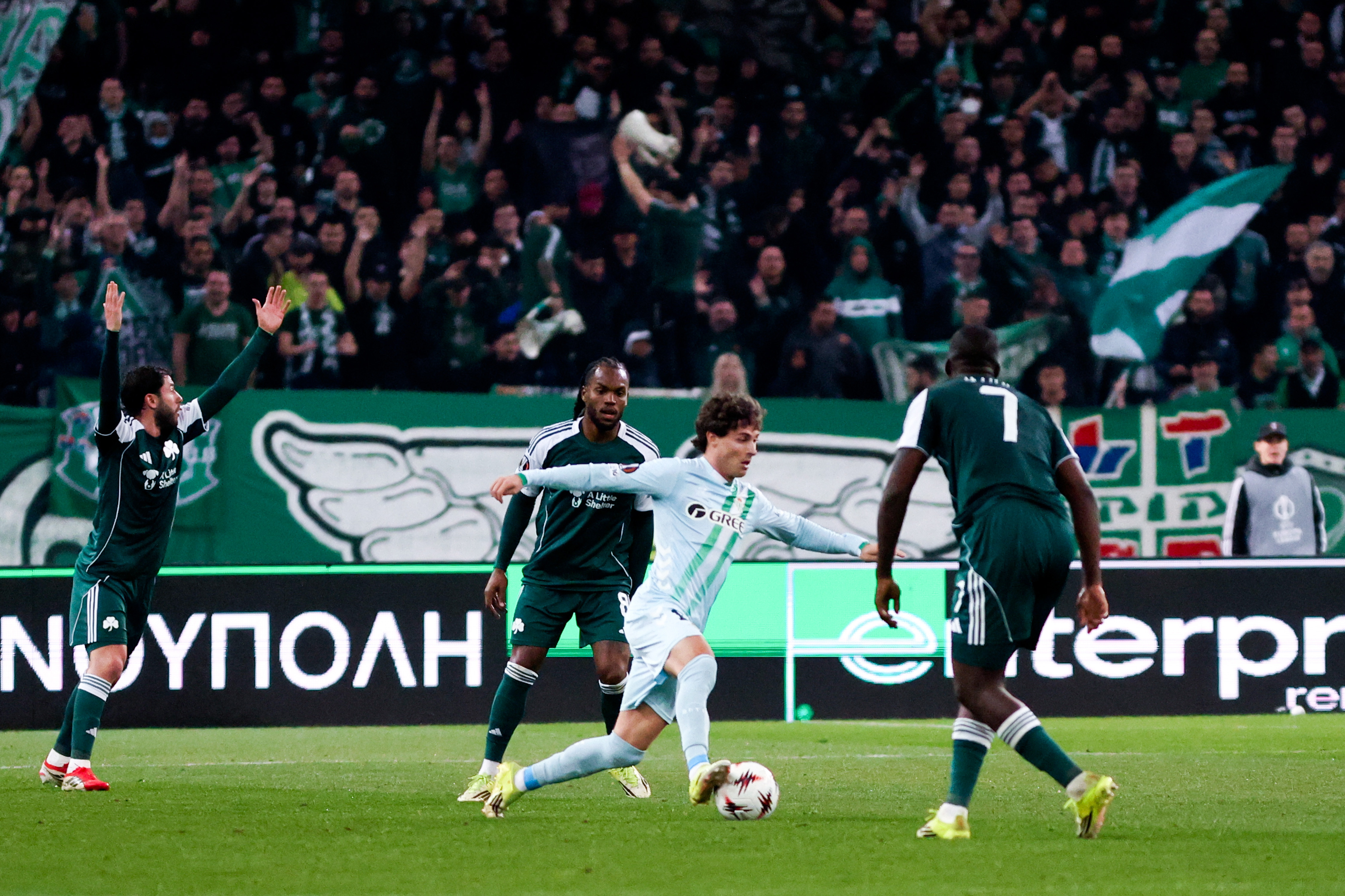 El Betis pincha en Europa y el Celta de Vigo empata contra el Lyon