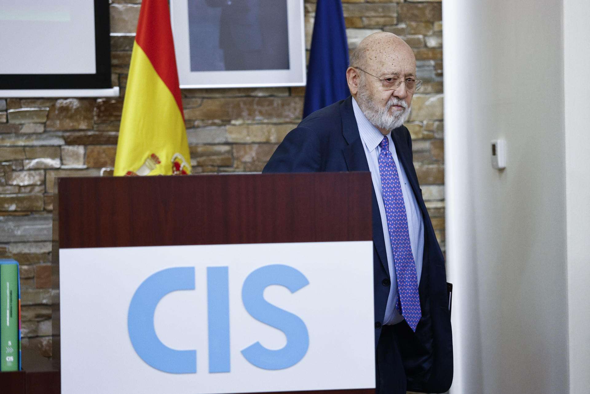 El PP se querella contra Tezanos por su constante manipulación de las ...