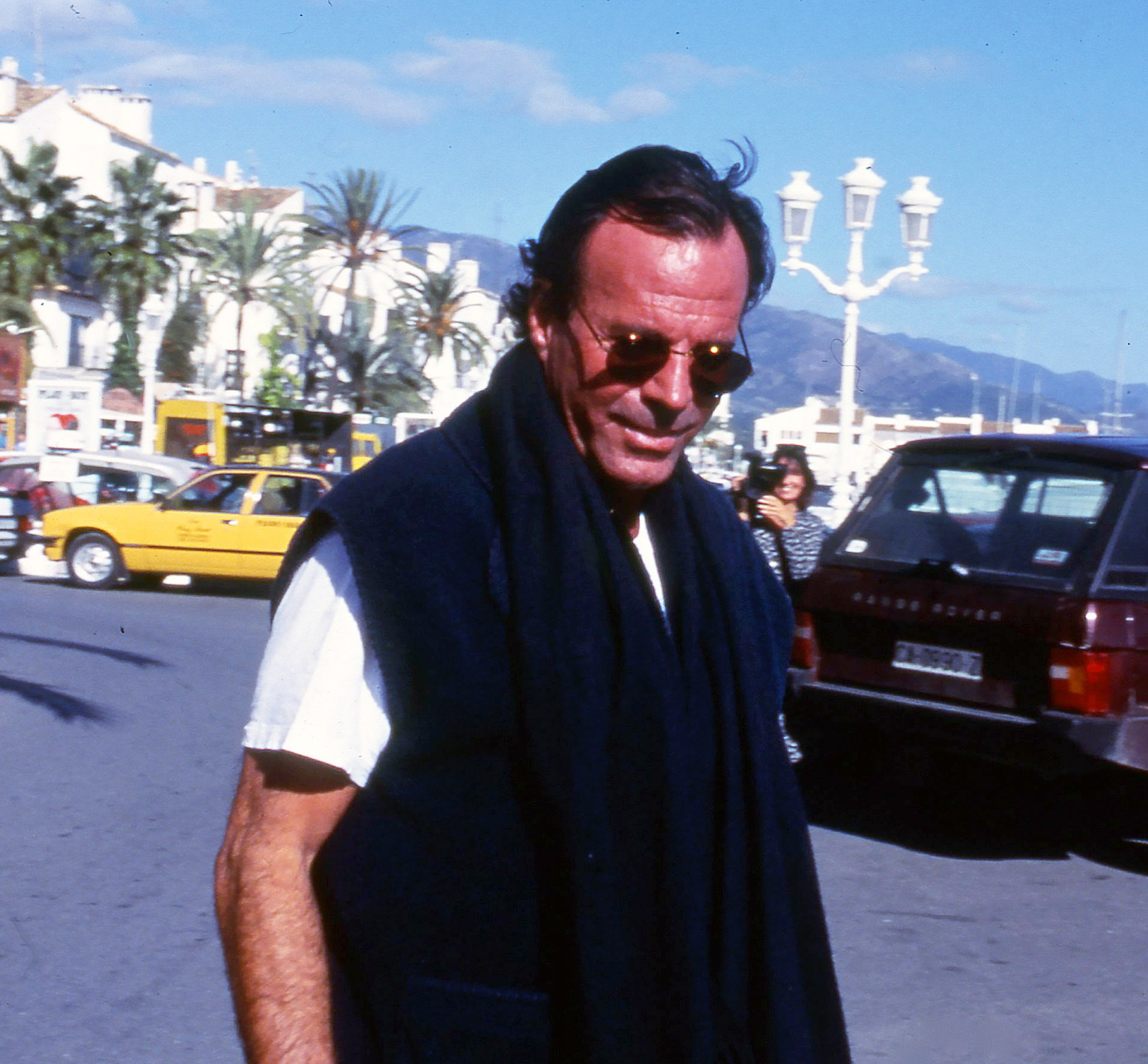 Julio Iglesias va a por todas contra Yolanda Díaz