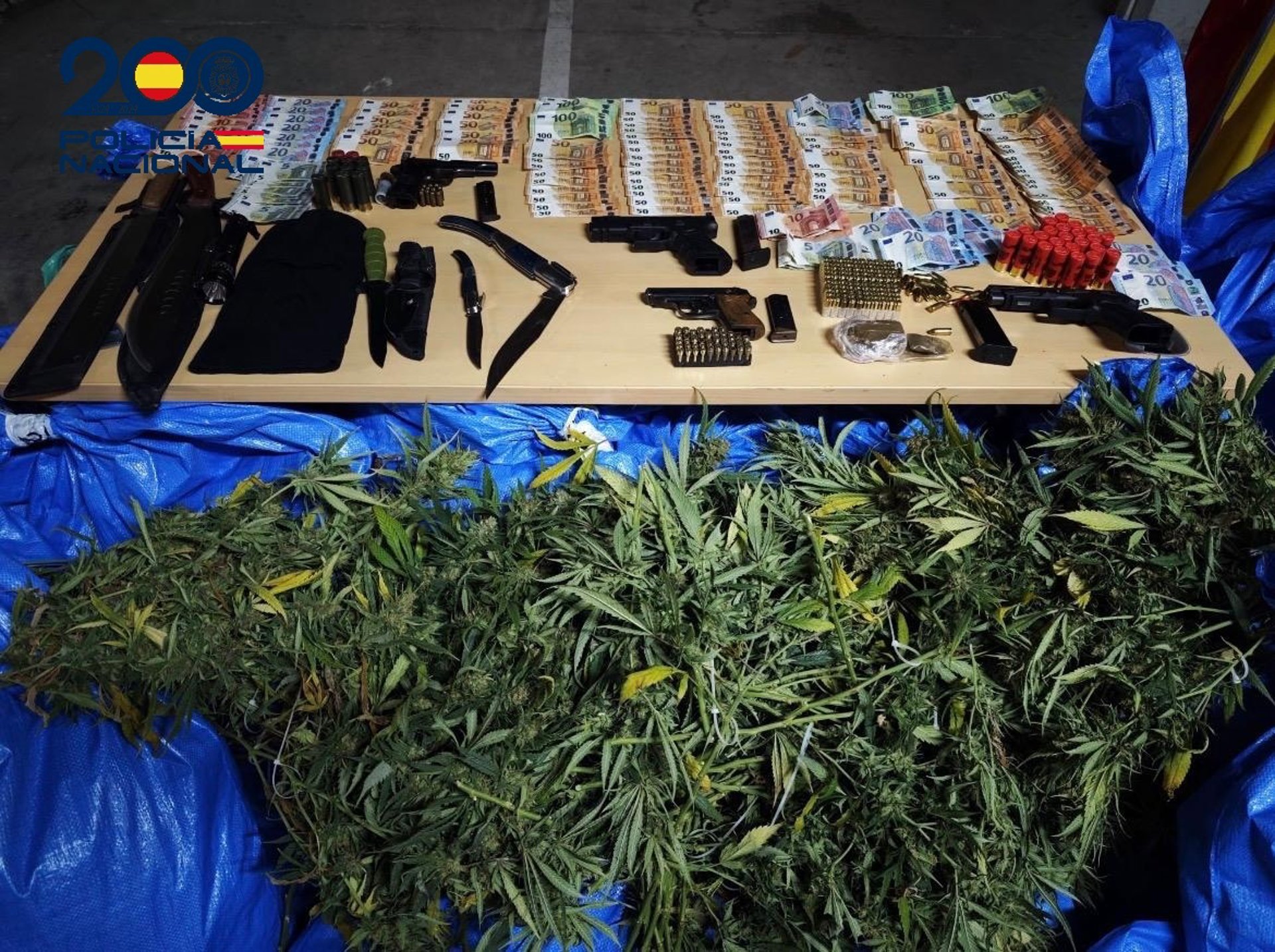 La Policía desmantela un bloque de 'narcopisos' en las Tres Mil y ...