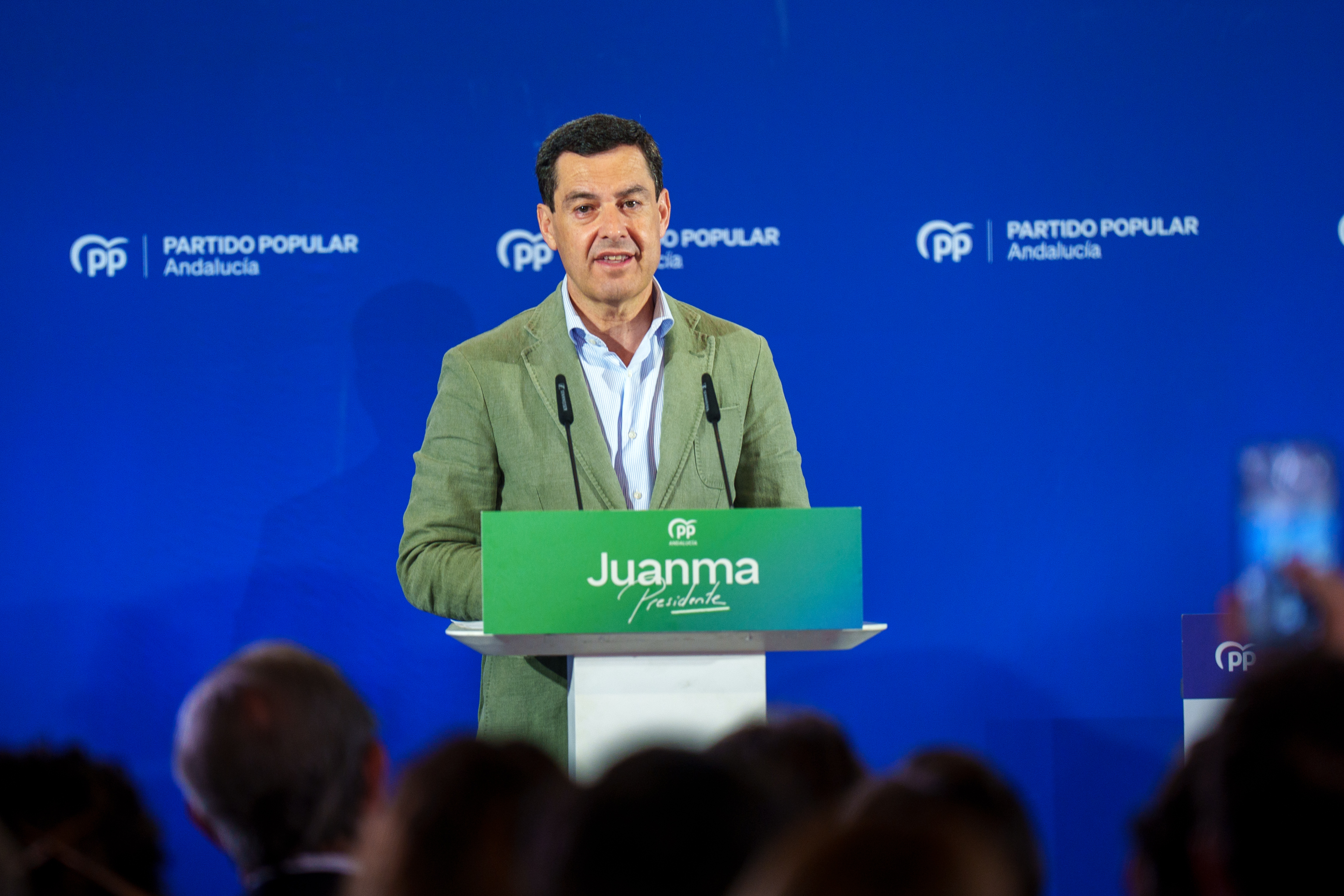Juanma Moreno avisa a Vox del «error» de bloquear su Gobierno: «Sería ...
