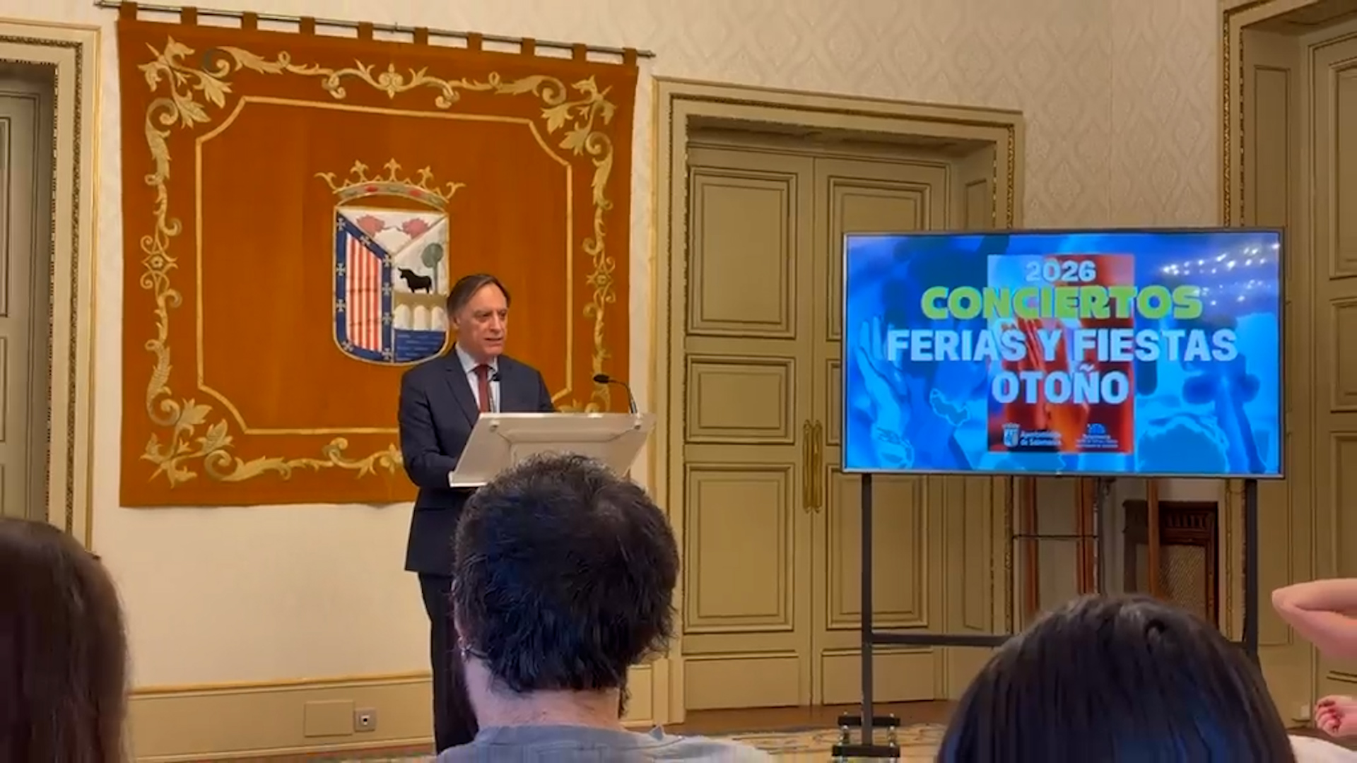 El alcalde de Salamanca anuncia los conciertos de Ferias cantando los ...