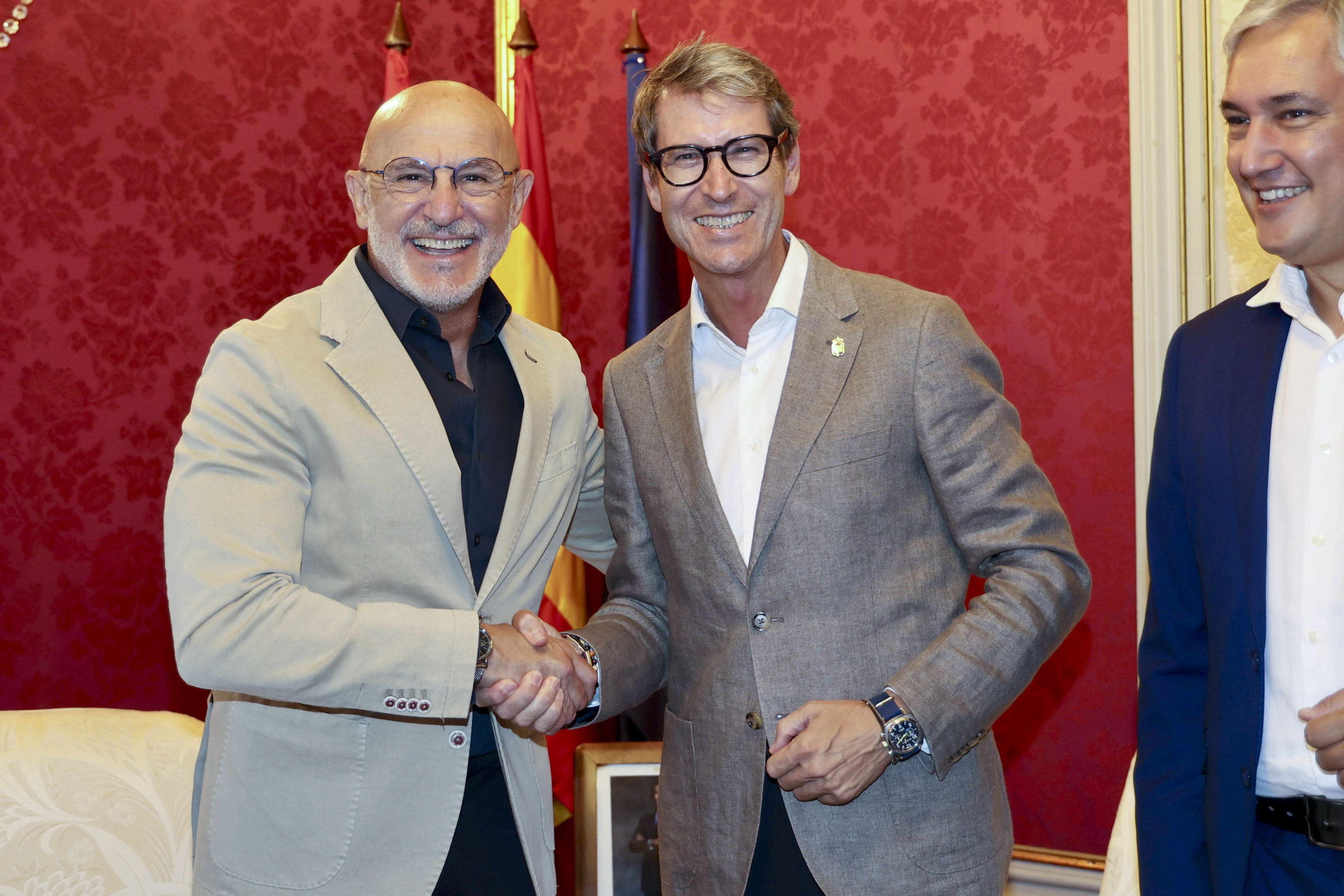 El Riojano Luis de la Fuente, nuevo Riojano Ilustre, dará nombre al Palacio de los ...